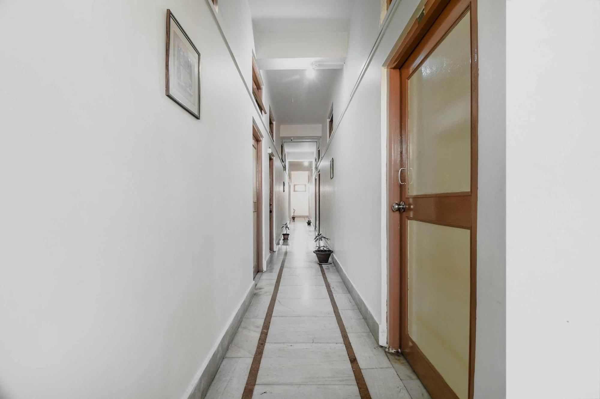 Oyo Flagship 71156 Hotel Jaybee'S Dibrugarh Eksteriør billede