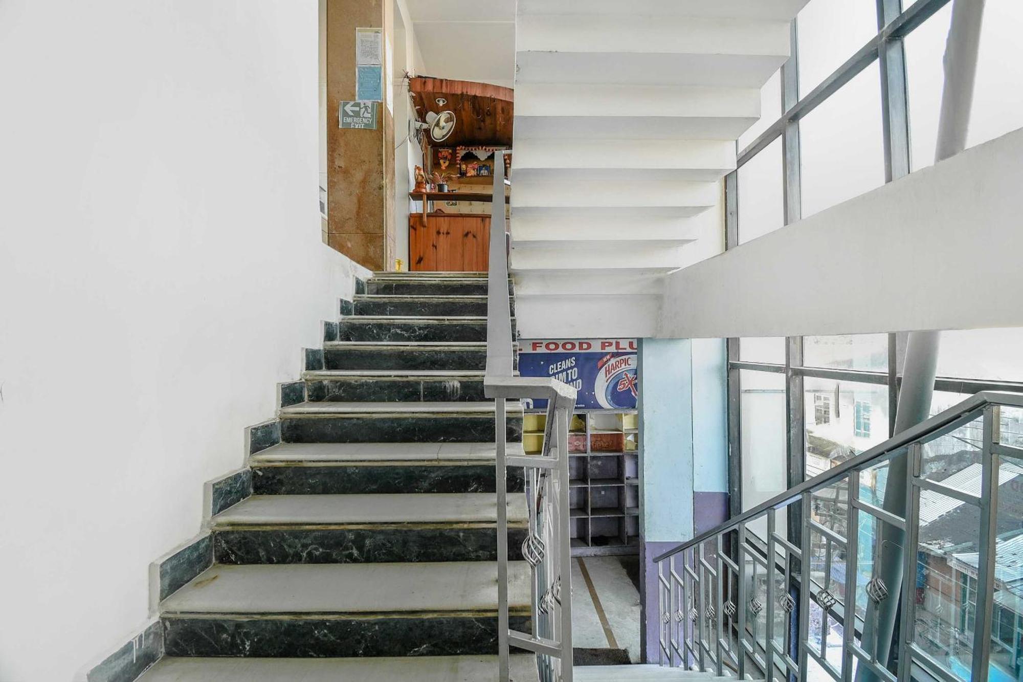 Oyo Flagship 71156 Hotel Jaybee'S Dibrugarh Eksteriør billede