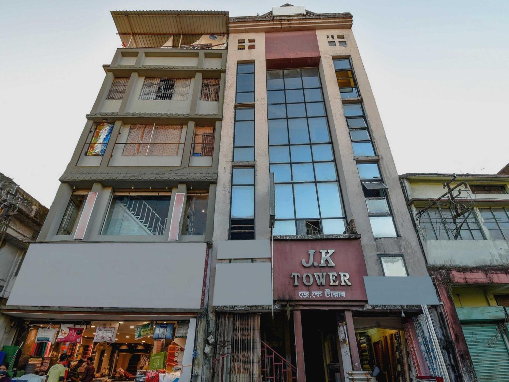 Oyo Flagship 71156 Hotel Jaybee'S Dibrugarh Eksteriør billede